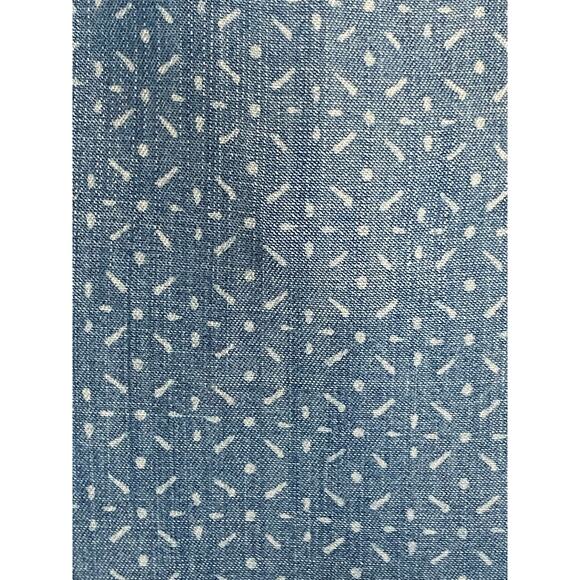 Universal Thread Chambray Printed Top Blue Women's S New - Picture 6 of 7